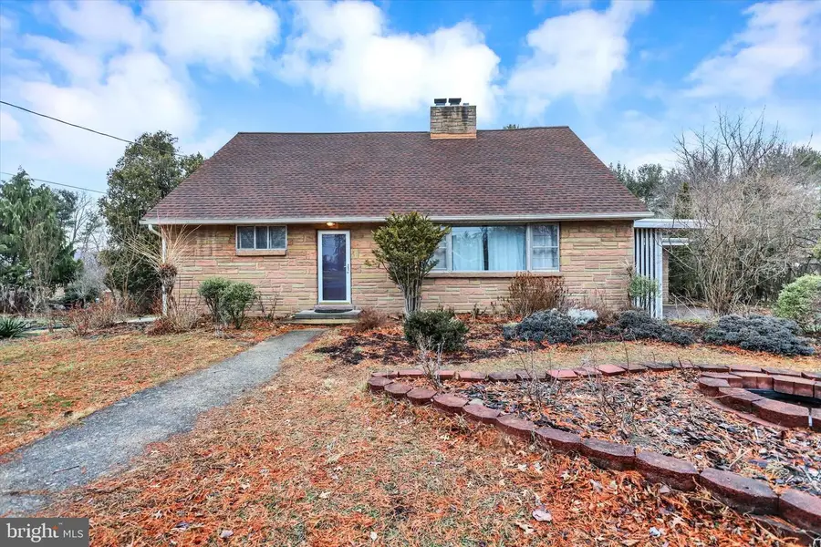 5020 Sunset Dr, Harrisburg, PA 17112 - Image #2