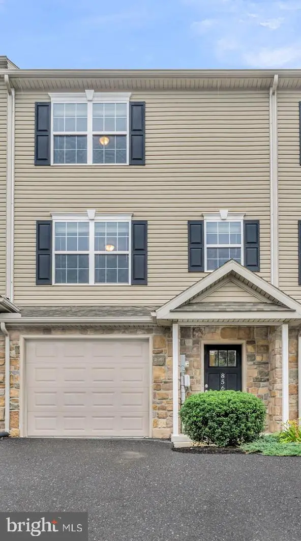 856 Gregs Dr, HARRISBURG, PA 17111