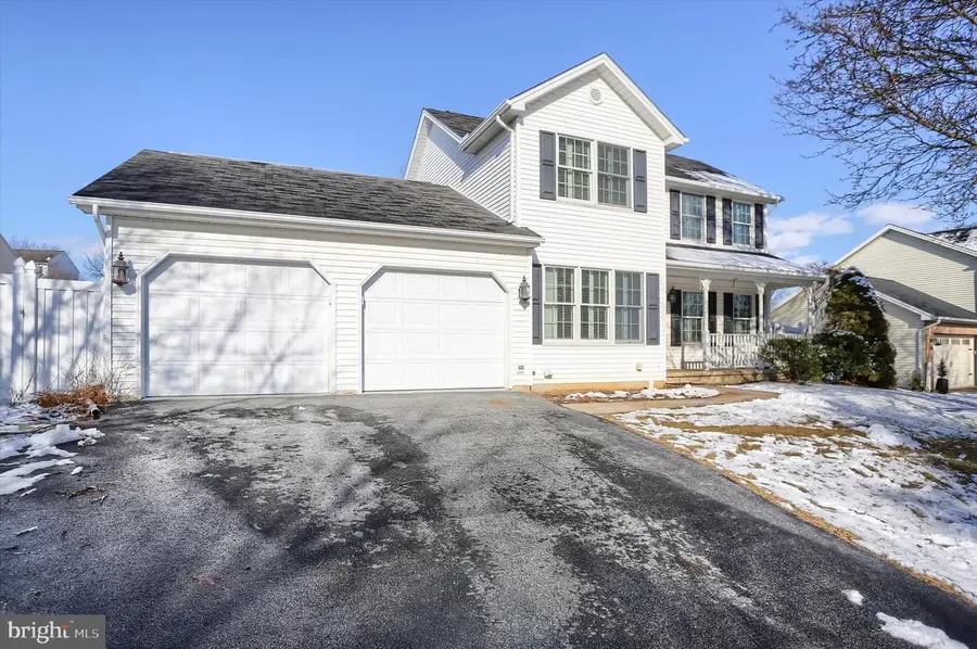 112 Graystone Dr, Hummelstown, PA 17036 - Image #2