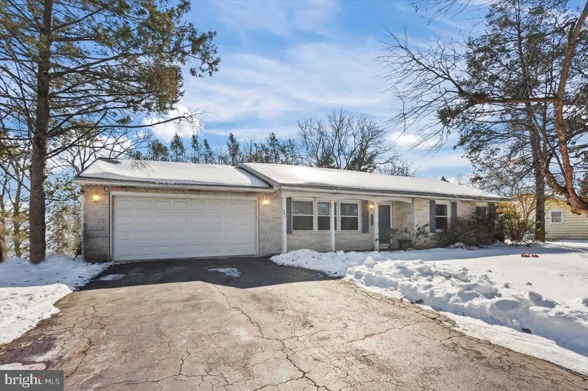 962 W Areba Ave, Hershey, PA 17033 - #1