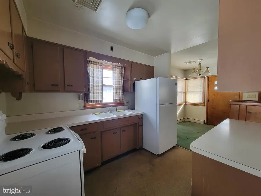 15 W Governor Rd, Hershey, PA 17033 - #2