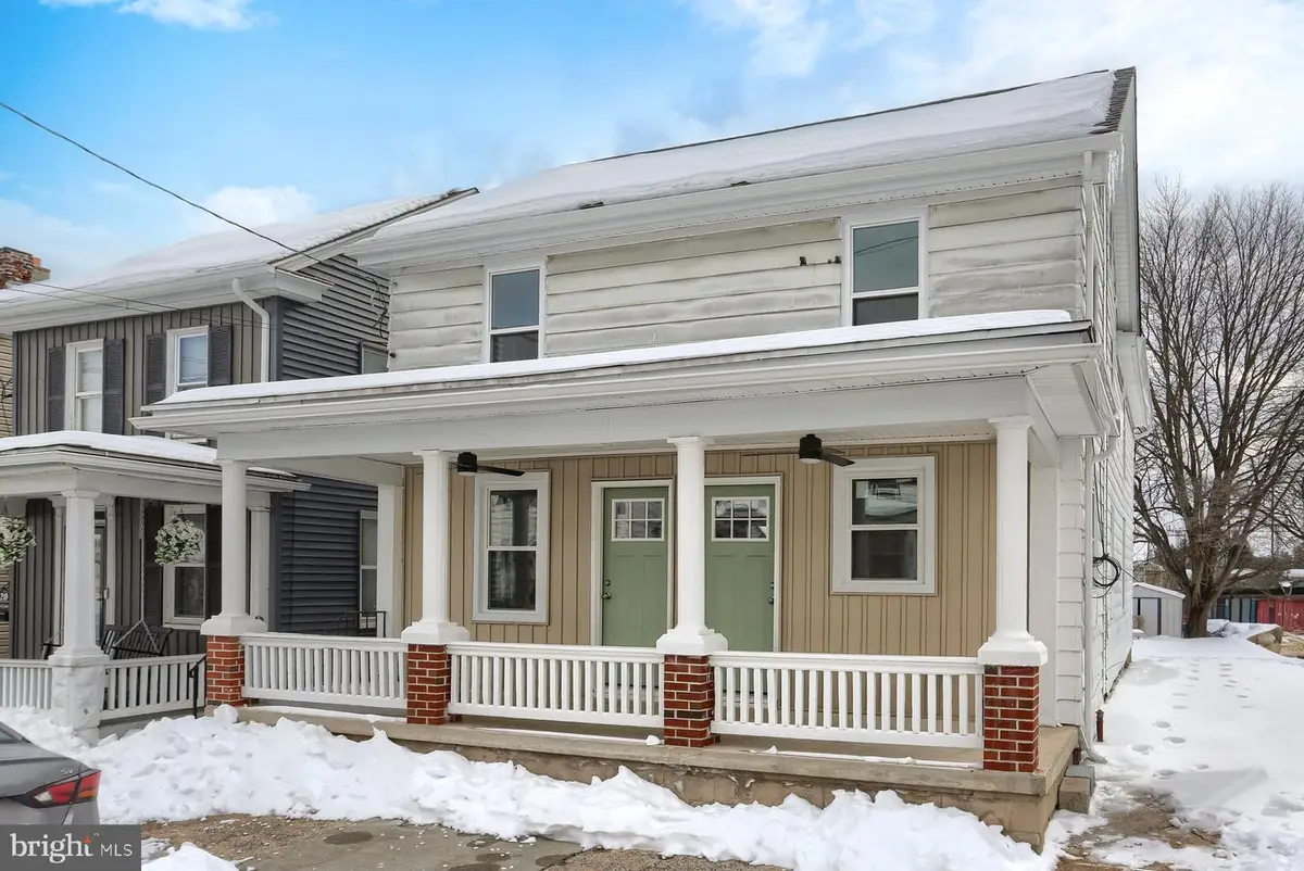 416 Penn St, Middletown, PA 17057 - #1