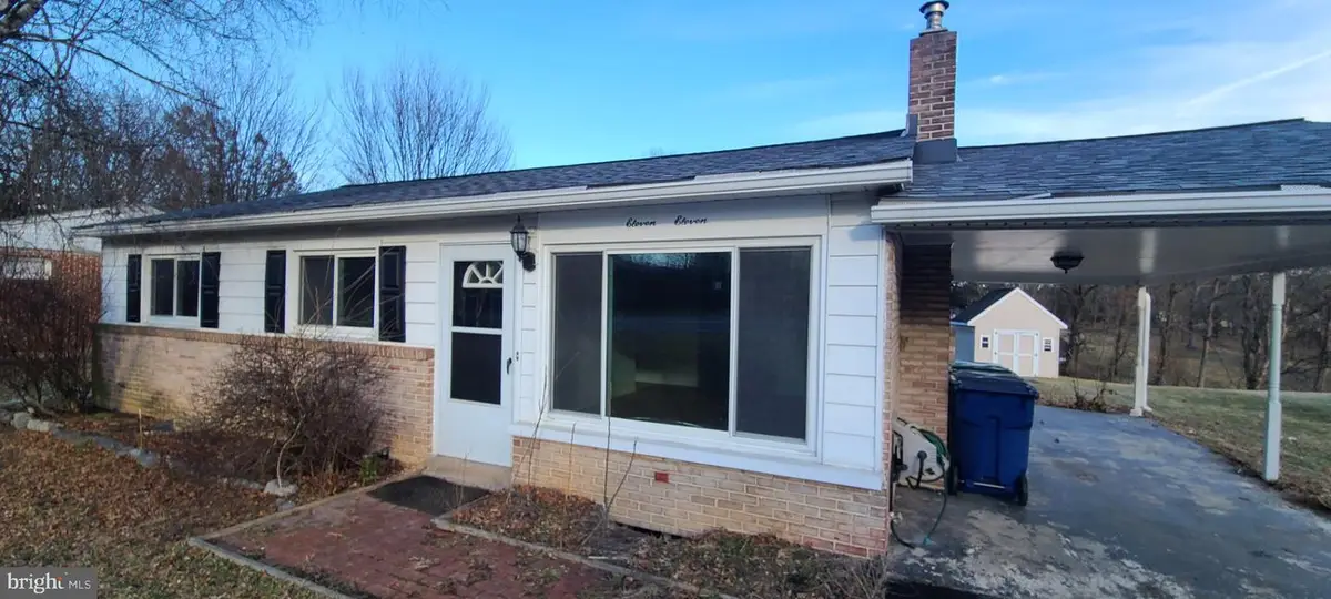 1111 Fairmont Dr, Harrisburg, PA 17112 - Image #1