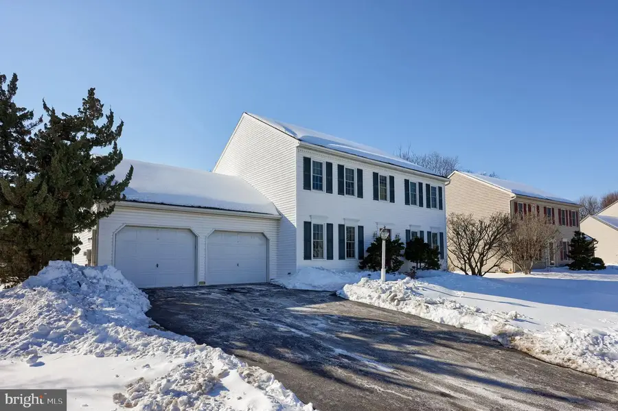 2124 Southpoint Dr, Hummelstown, PA 17036 - #2