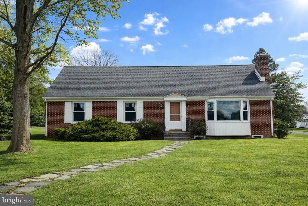 1601 Woodcrest Rd, Harrisburg, PA 17112 - Image #1