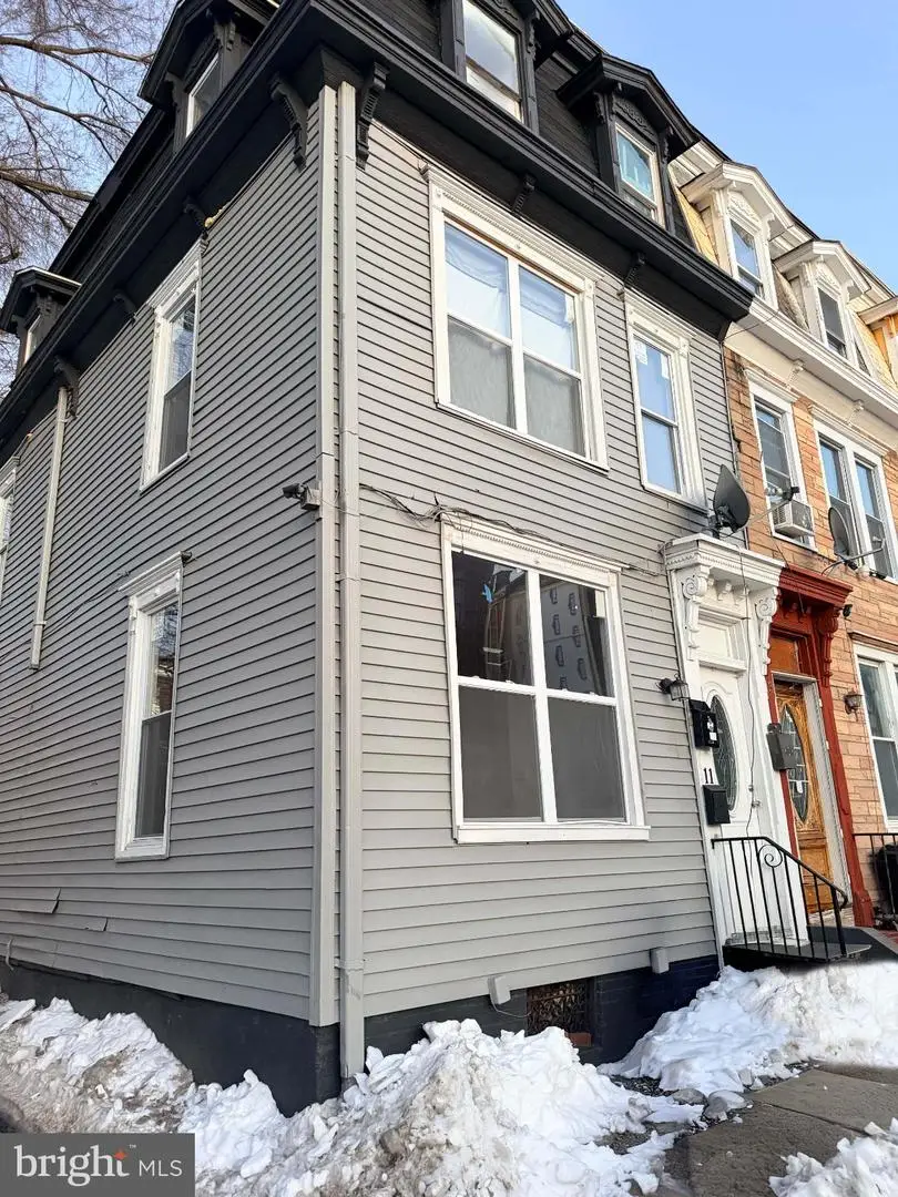 11 Evergreen St, Harrisburg, PA 17104 - #2