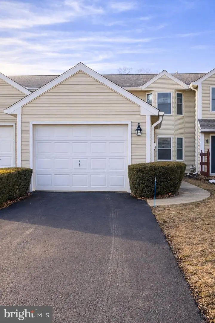 5717 Arklow Dr, Harrisburg, PA 17111 - #1