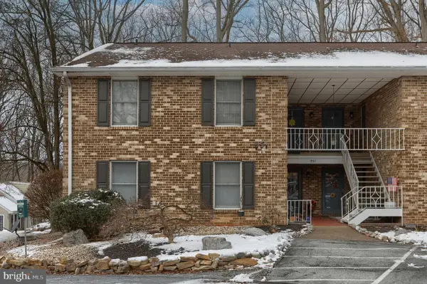 951-a Innsbruck Dr, HUMMELSTOWN, PA 17036