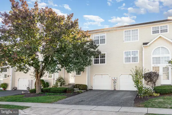 6179 Spring Knoll Dr, HARRISBURG, PA 17111