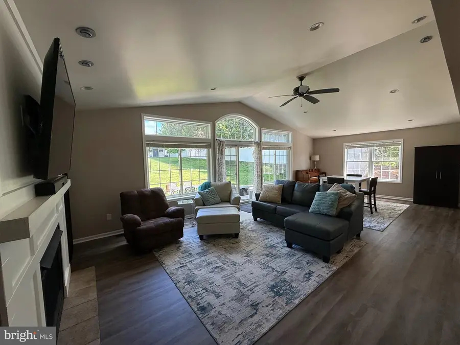 6074 Mayfair Dr, Harrisburg, PA 17112 - #3