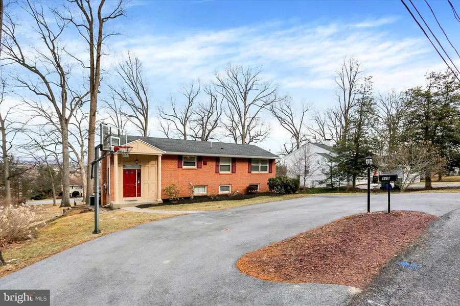 115 S Hills Dr, Hershey, PA 17033 - #2