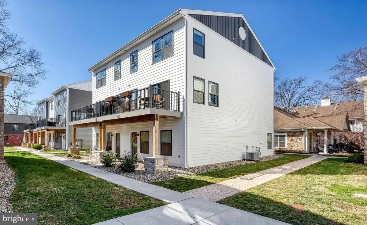 125 High Pointe Dr, Hummelstown, PA 17036 - #1