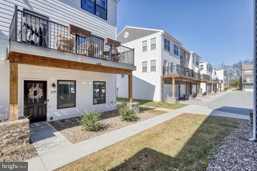 125 High Pointe Dr, Hummelstown, PA 17036 - #2