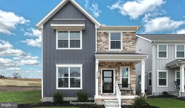 2422 Hawthorne Dr, HARRISBURG, PA 17110