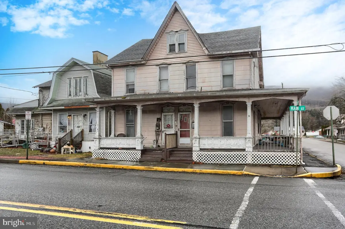 300-302 W Main St, Lykens, PA 17048 - #1