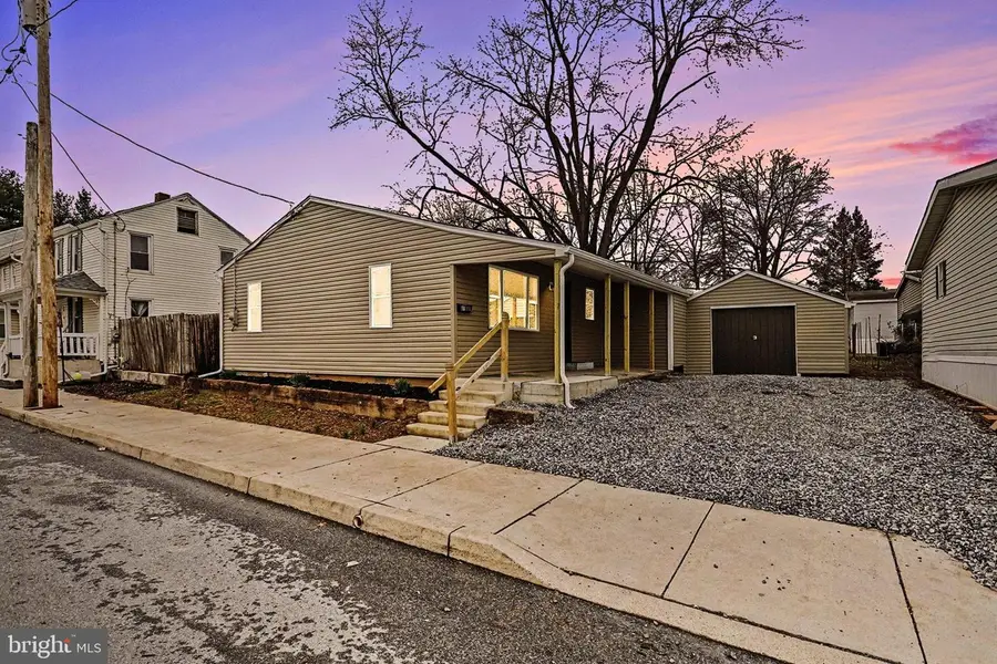 47 E High St, Middletown, PA 17057 - #3