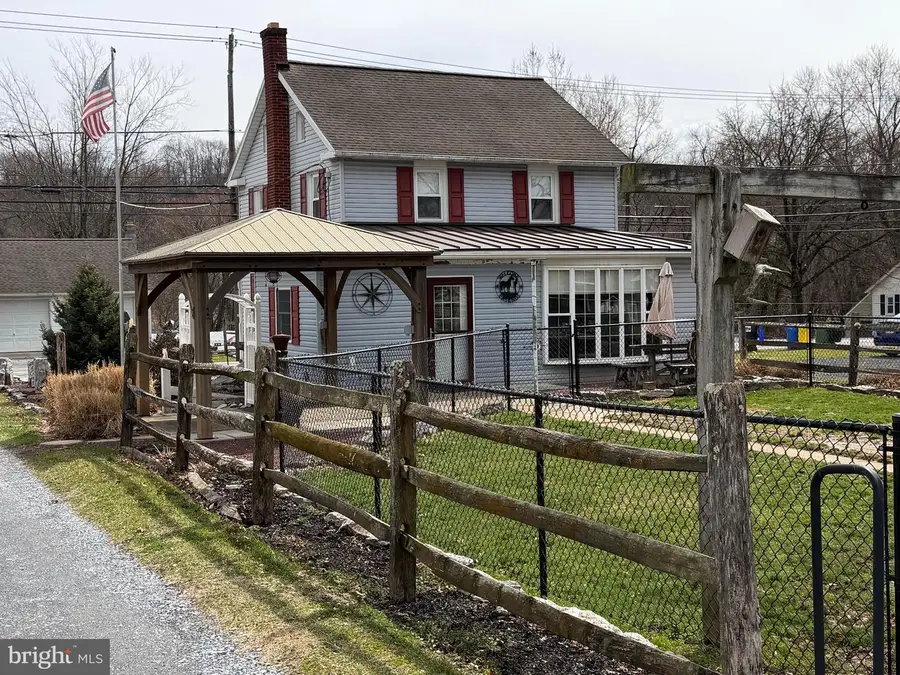 212 E Canal St, Hummelstown, PA 17036 - #2