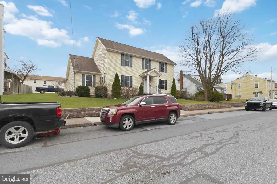 552 N Spring St, Middletown, PA 17057 - #3
