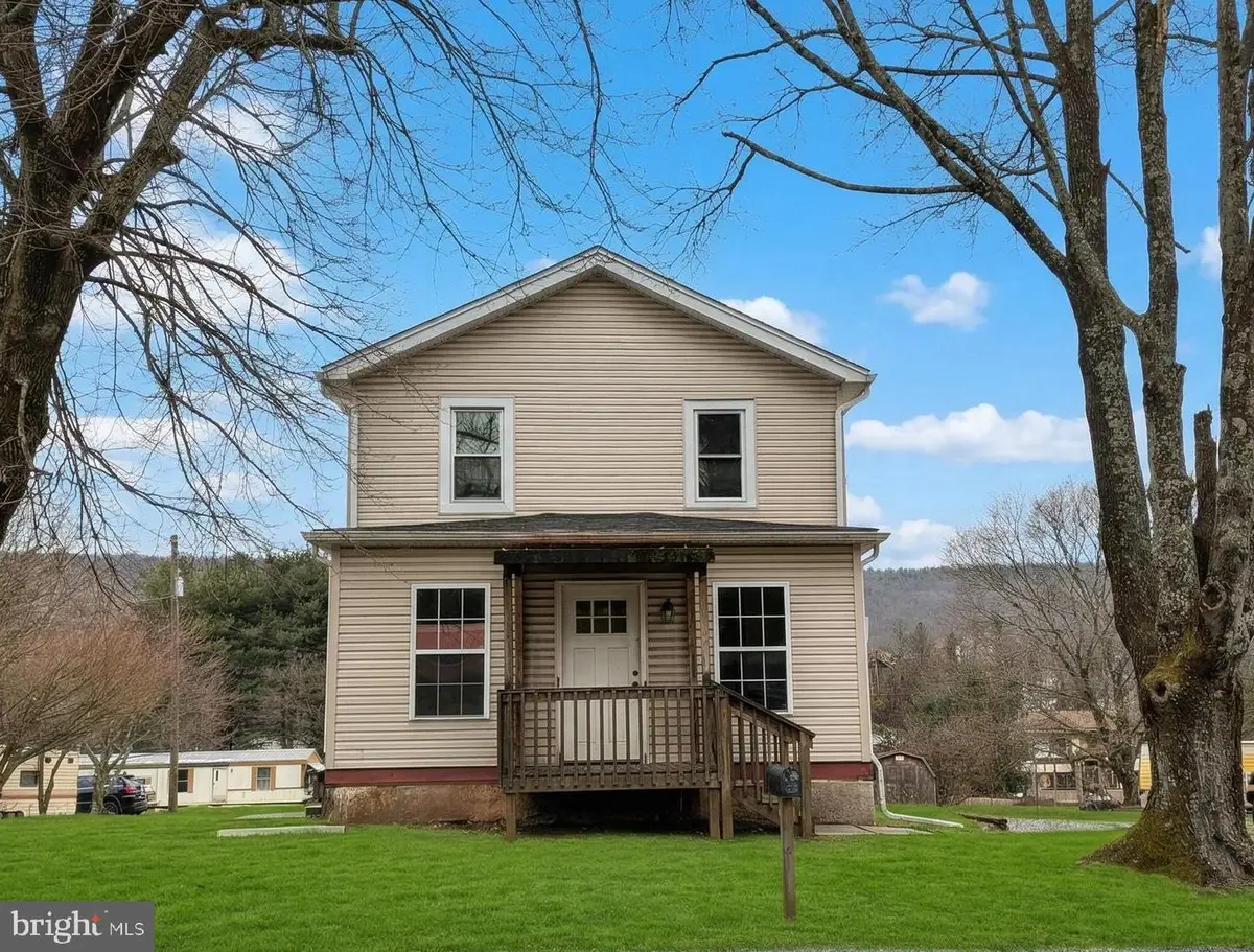 737 Pottsville St, Lykens, PA 17048 - #1