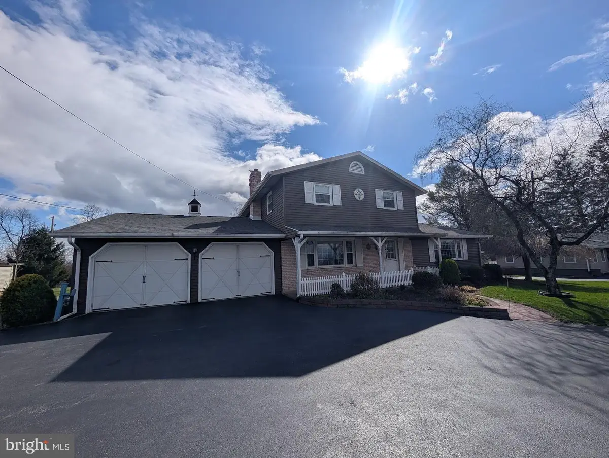 7845 Chambers Hill Rd, Harrisburg, PA 17111 - #1