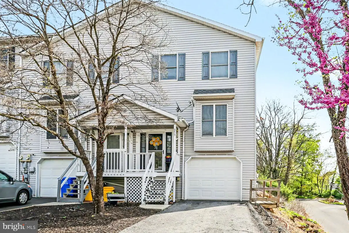 253 Worcester Ave, Harrisburg, PA 17111 - #1