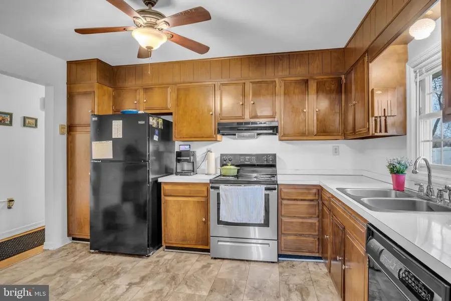 7169 Chambers Hill Rd, Harrisburg, PA 17111 - #2