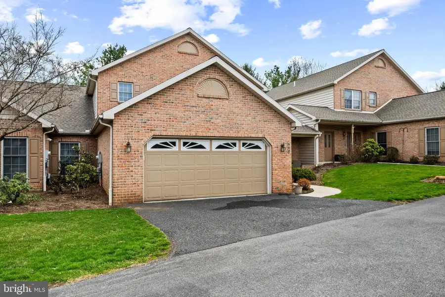 660 Heiden Dr, Hummelstown, PA 17036 - #2