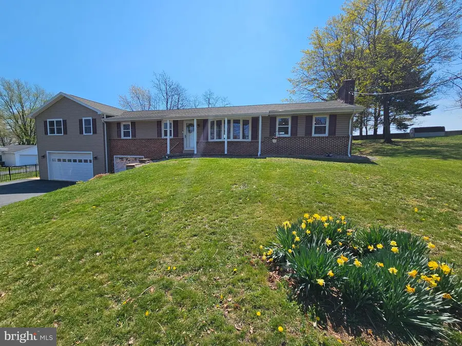 6021 Devonshire Heights Rd, Harrisburg, PA 17112 - #2