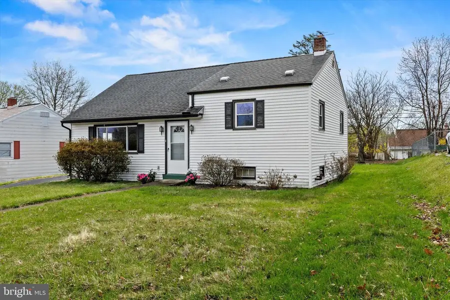 5209 Crestwood Dr, Harrisburg, PA 17109 - #2