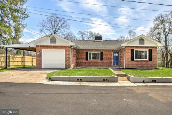 8077 Fox Mill Rd, HARRISBURG, PA 17112