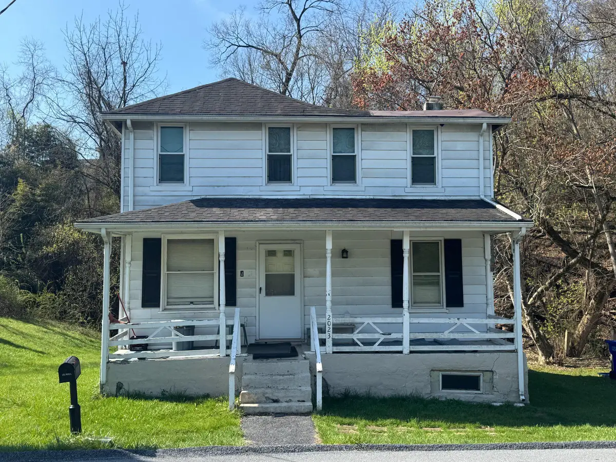 2023 Locust Ln, Harrisburg, PA 17109 - #1