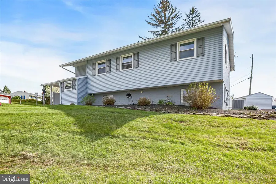 129 Shirley Dr, Middletown, PA 17057 - #3