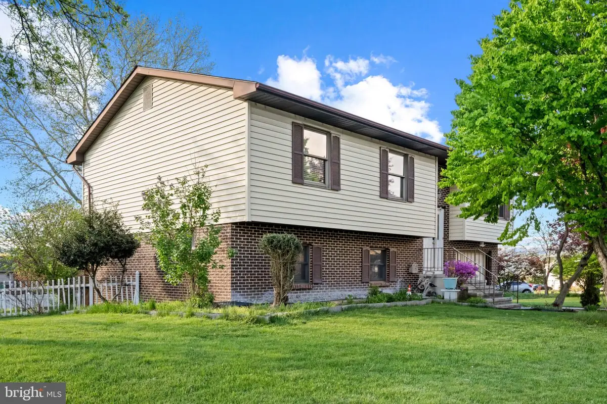 316 Sarhelm Rd, Harrisburg, PA 17112 - #1