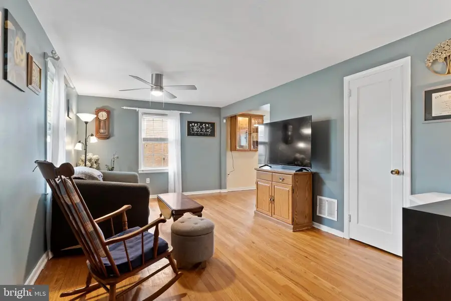 2927 Croyden Rd, Harrisburg, PA 17104 - #3