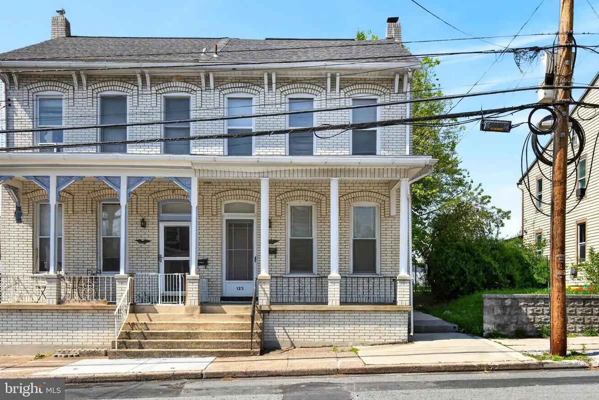 123 E Water St, Middletown, PA 17057 - #1