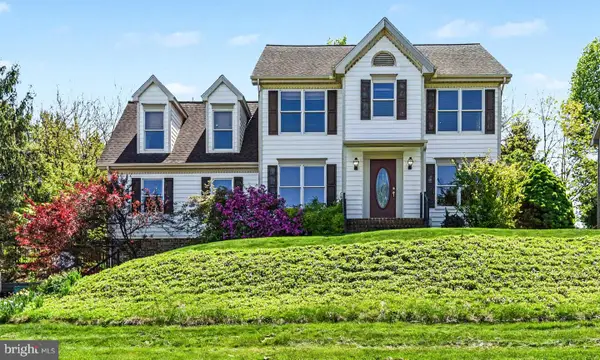 1242 Jill Dr, HUMMELSTOWN, PA 17036