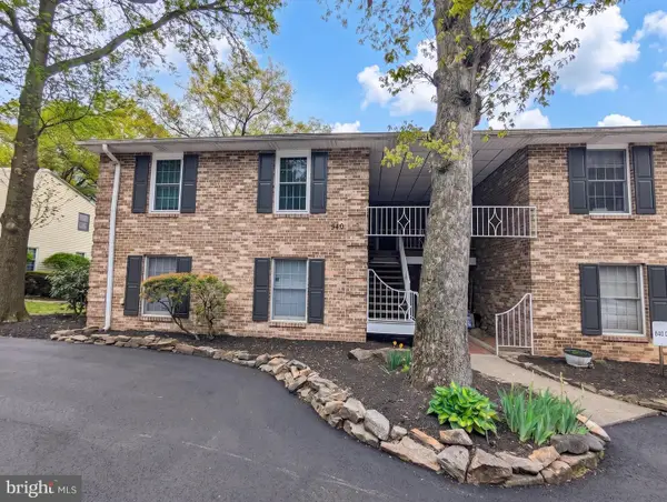 940a Innsbruck Dr, HUMMELSTOWN, PA 17036