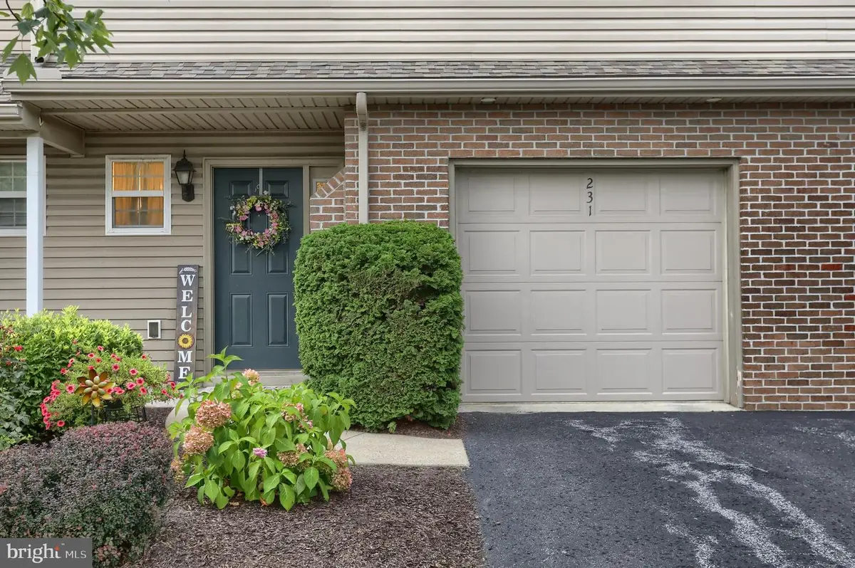231 Thrush Dr, Hummelstown, PA 17036 - #1