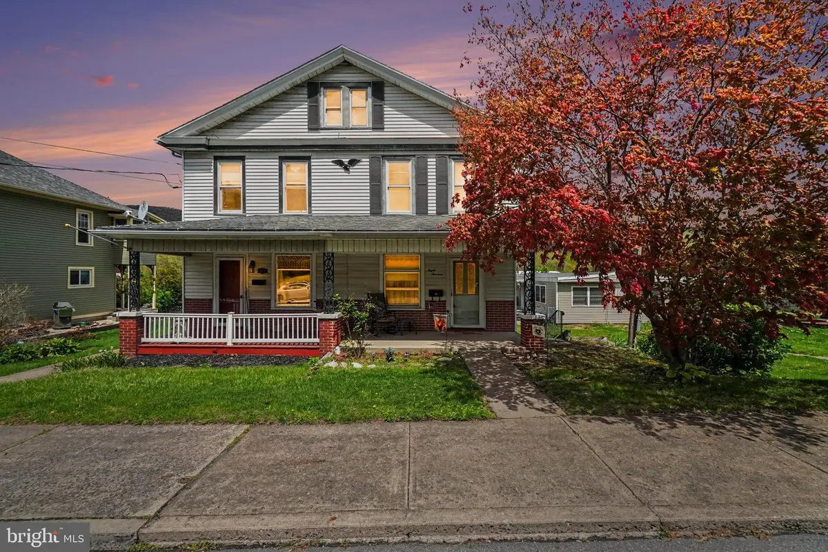 813 Main St, Lykens, PA 17048 - #1