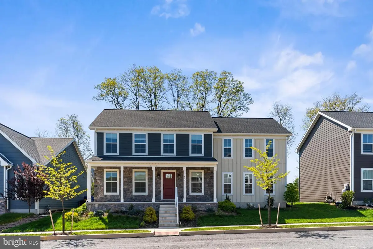 2425 Hawthorne Dr, Harrisburg, PA 17110 - #1