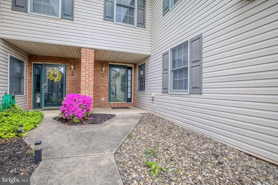 886 Woodridge Dr, Middletown, PA 17057 - #3