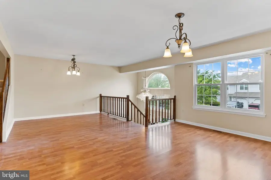 6153 Spring Knoll Dr, Harrisburg, PA 17111 - #3