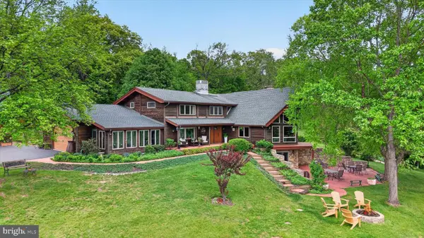 1121 Piketown Rd, HARRISBURG, PA 17112