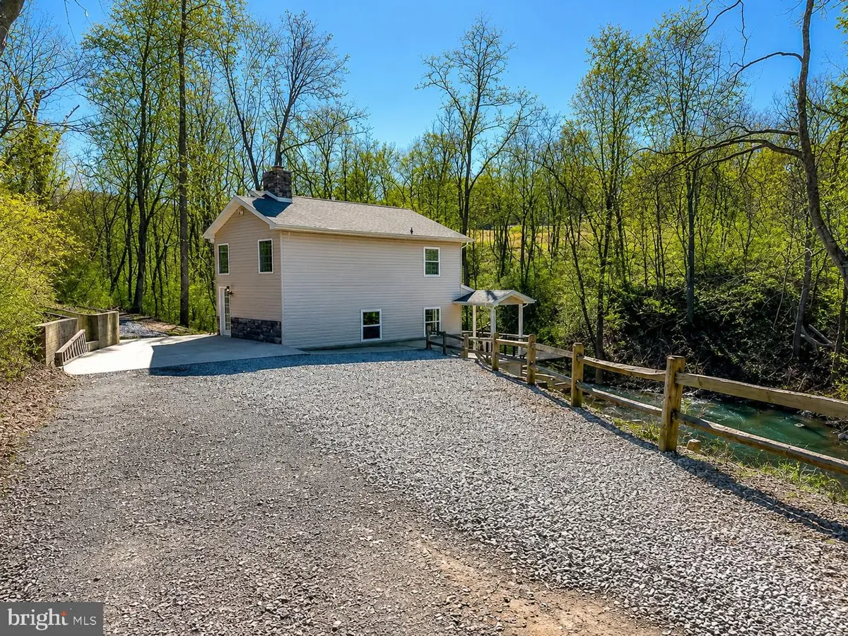 401 Toms Rd, Harrisburg, PA 17112 - #1