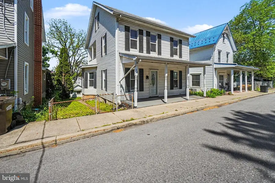 28 N 4th St, Halifax, PA 17032 - #2