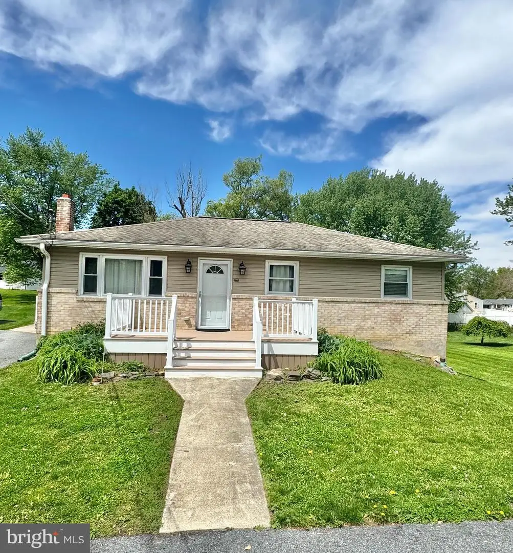 6216 Pine St, Harrisburg, PA 17112 - #1