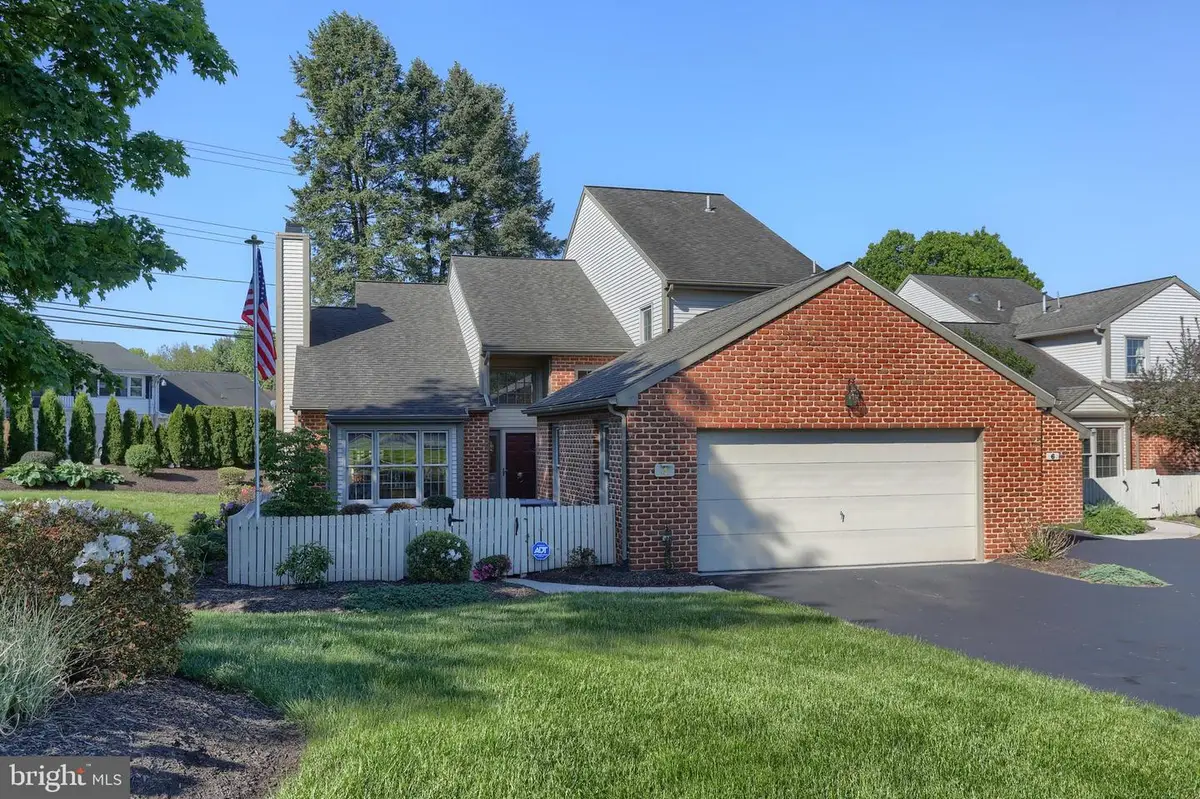 4 Cambridge Dr, Hershey, PA 17033 - #1