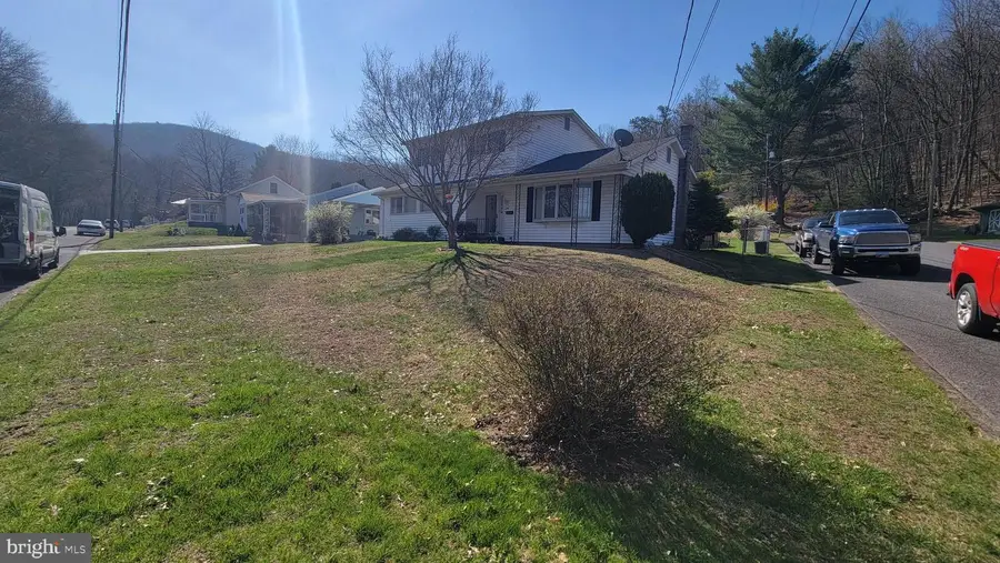 600 Parkview Rd, Lykens, PA 17048 - #3