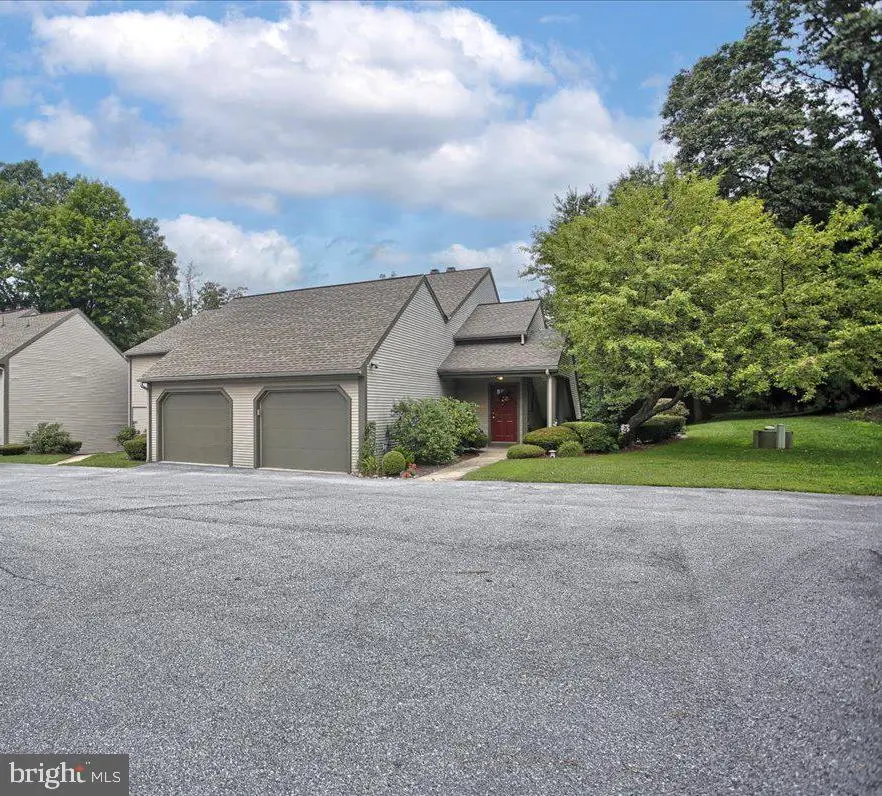 563 Roslaire Dr, Hummelstown, PA 17036 - #1