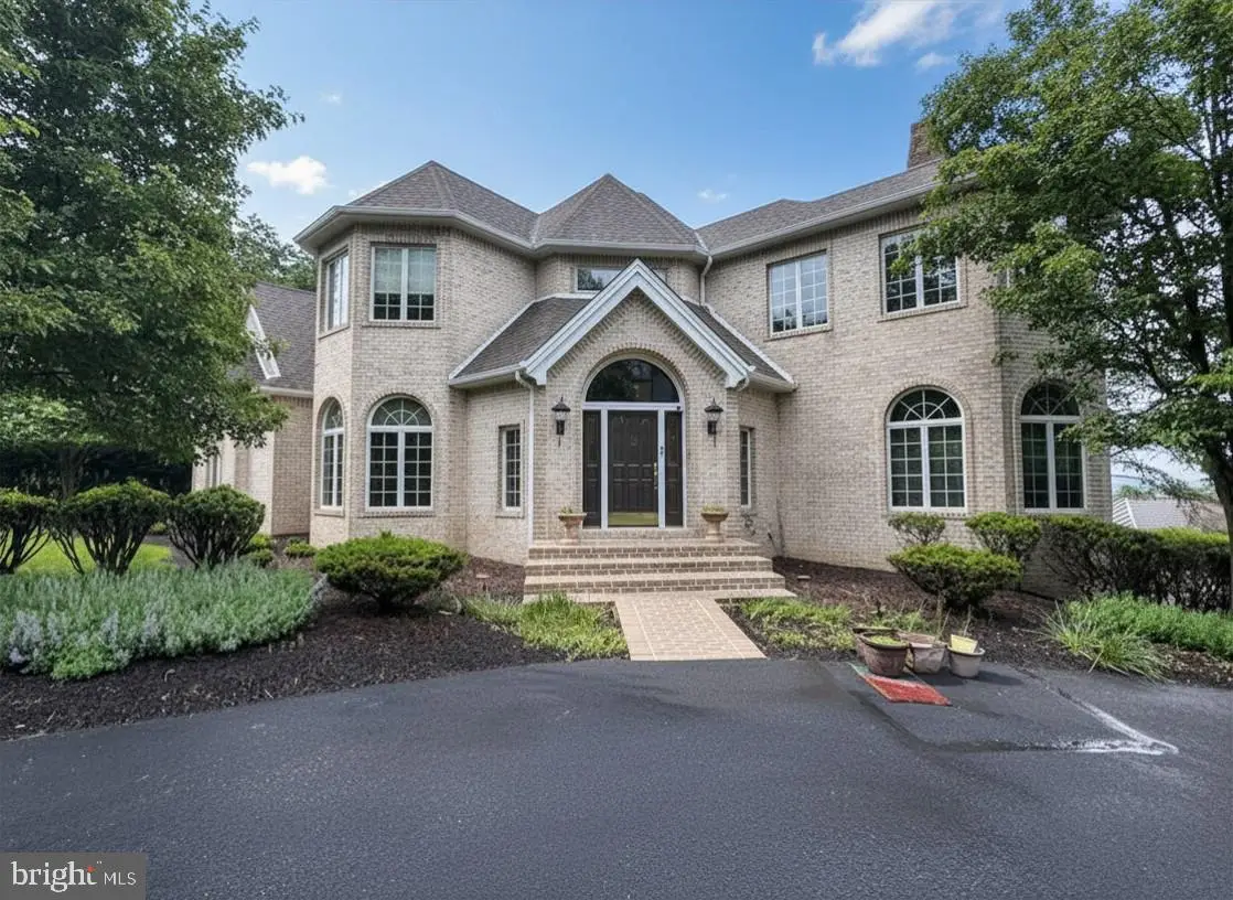 2394 Forest Hills Dr, Harrisburg, PA 17112 - #1